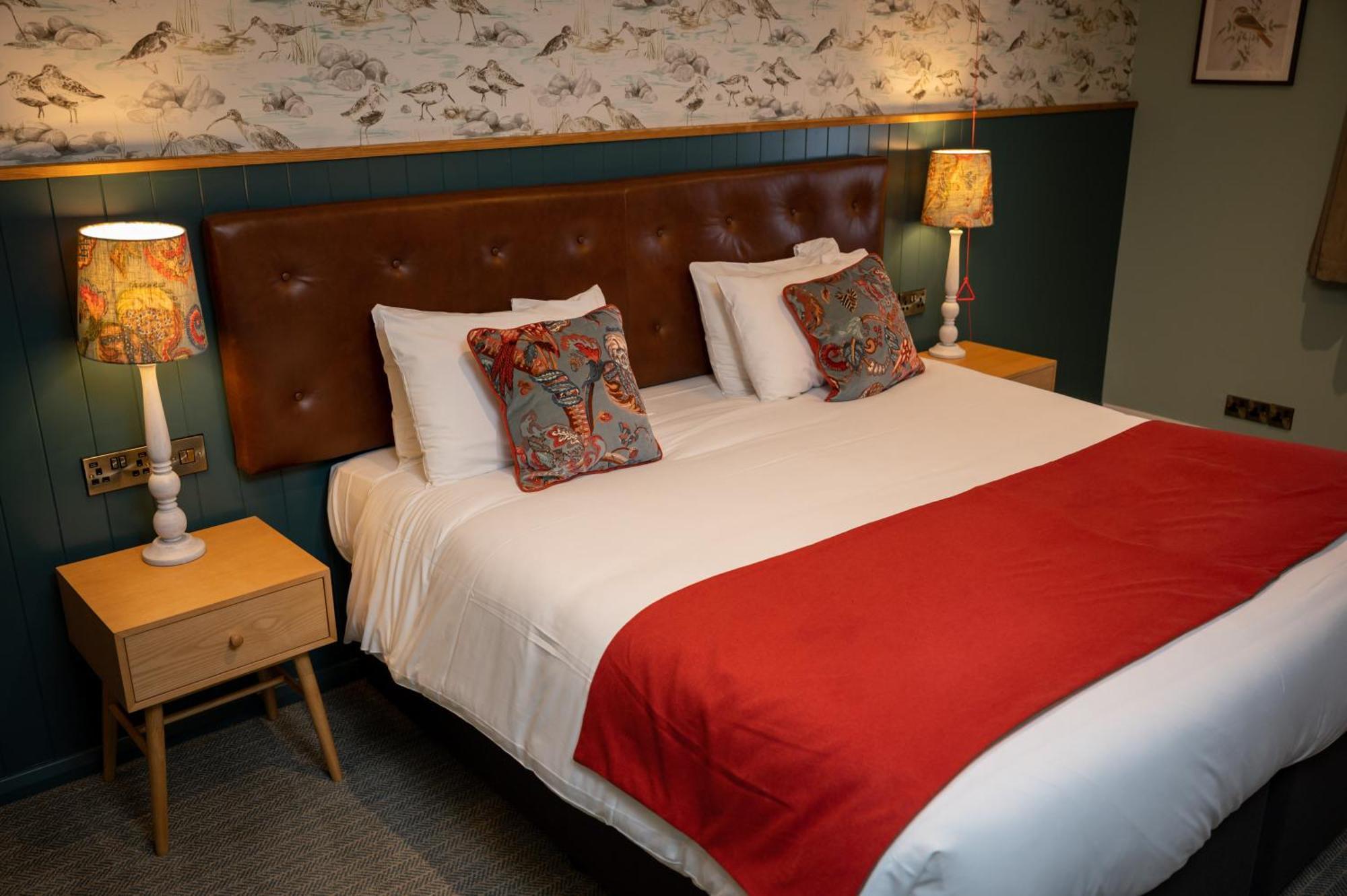 Berkshire Arms By Chef & Brewer Collection Hotel Midgham Exterior photo