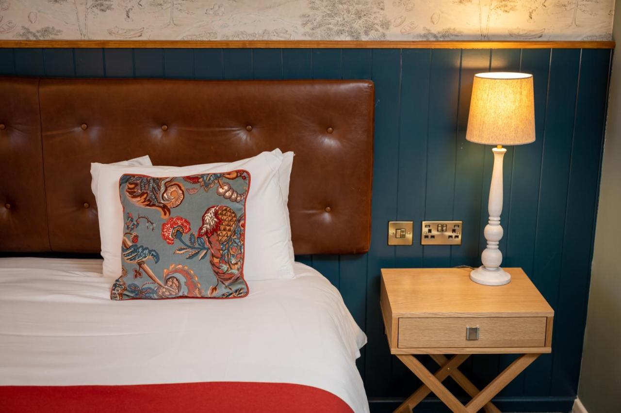 Berkshire Arms By Chef & Brewer Collection Hotel Midgham Exterior photo