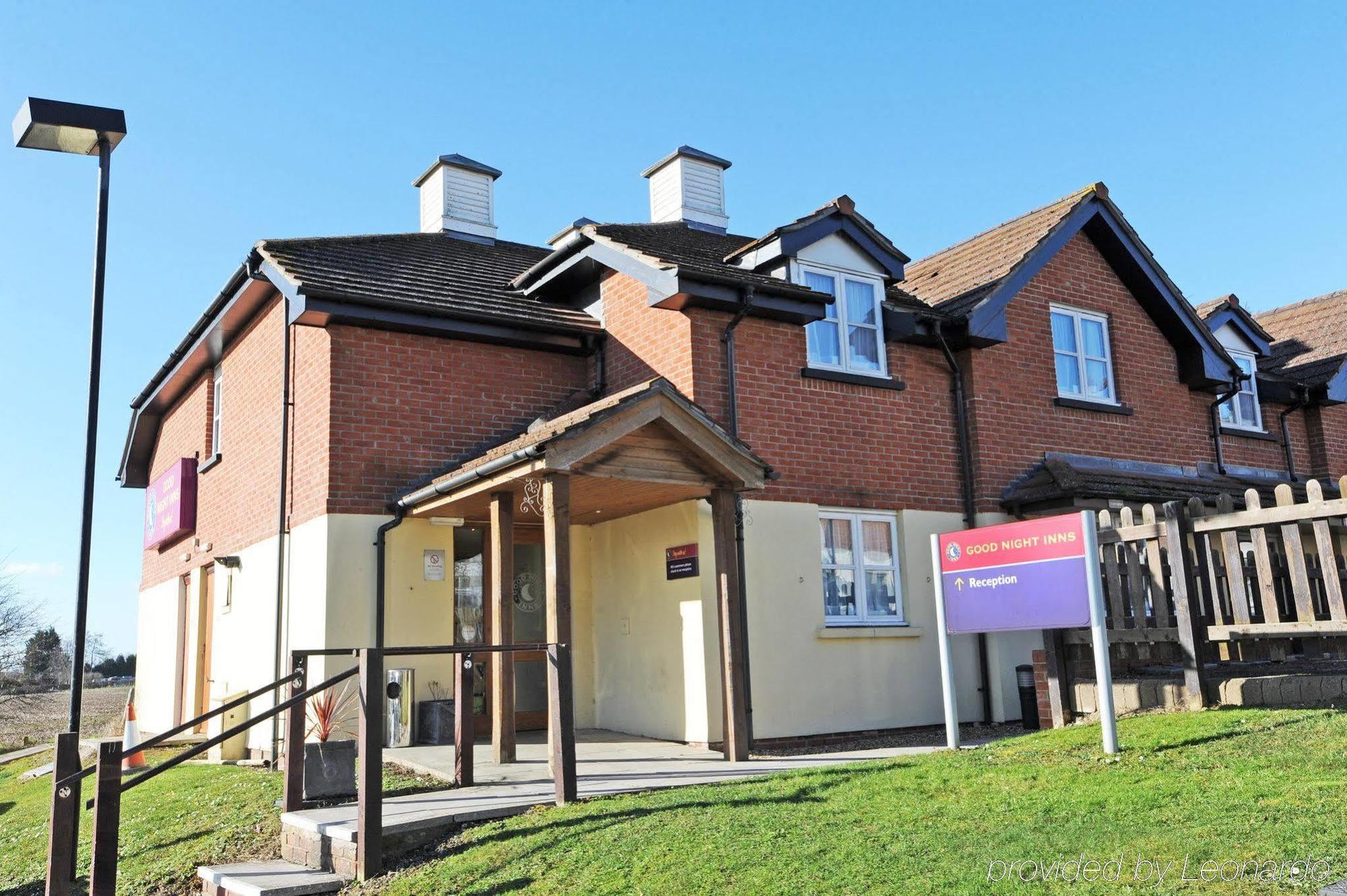 Berkshire Arms By Chef & Brewer Collection Hotel Midgham Exterior photo
